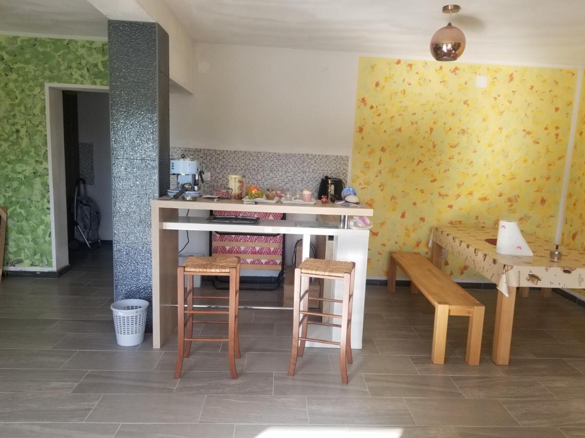 Primavera Omisalj Bagian luar foto