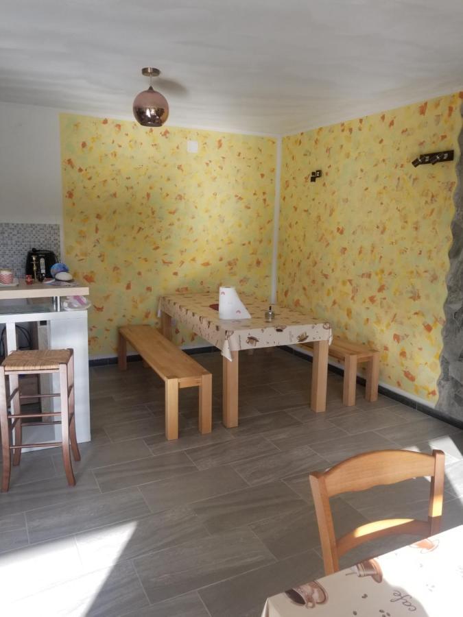 Primavera Omisalj Bagian luar foto