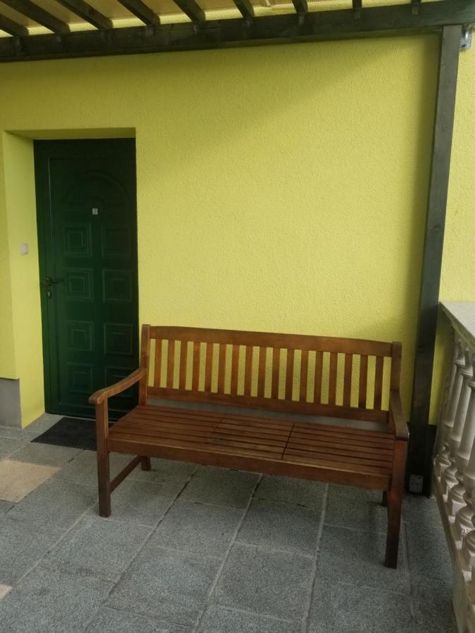 Primavera Omisalj Bagian luar foto