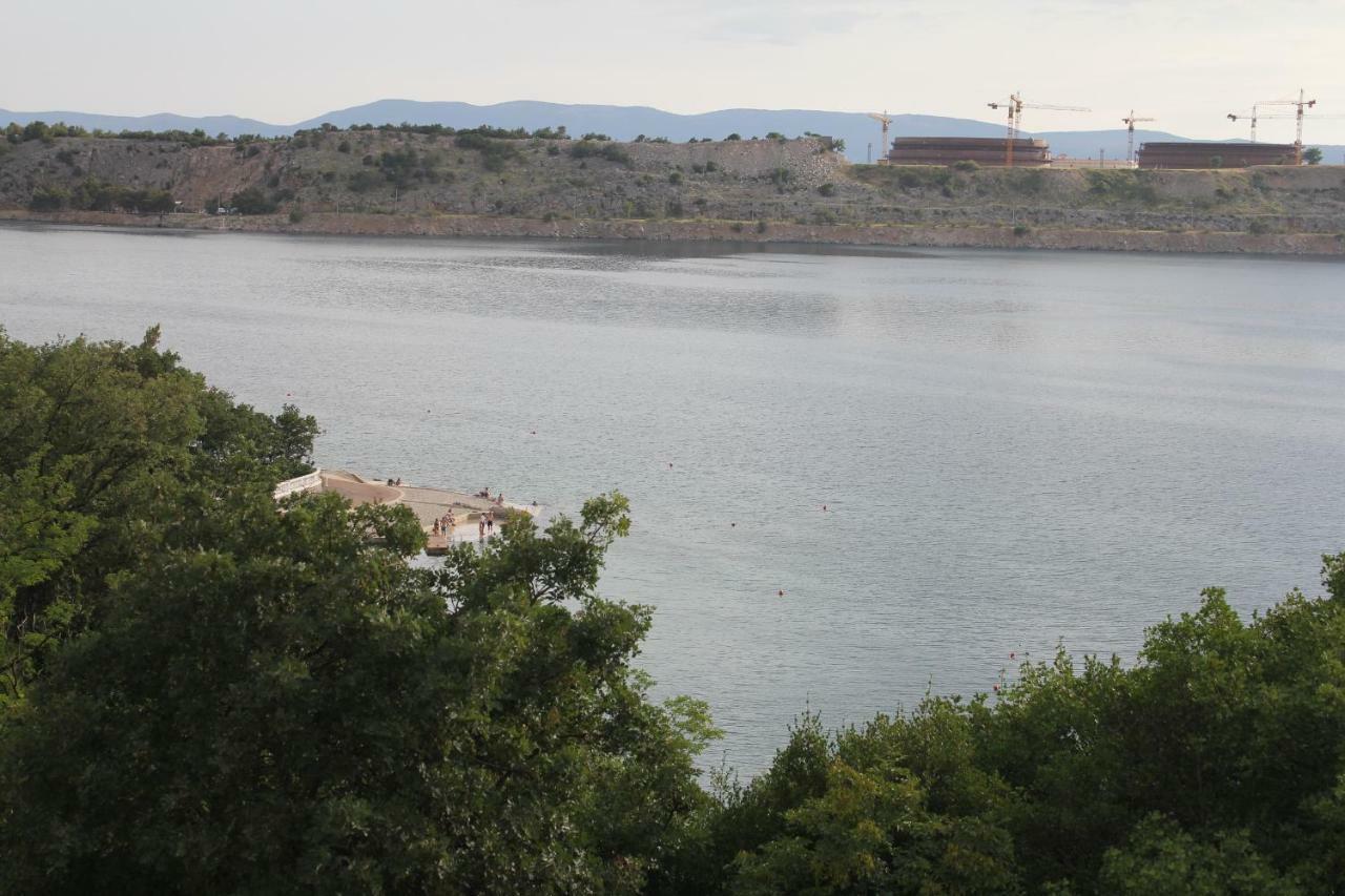 Primavera Omisalj Bagian luar foto