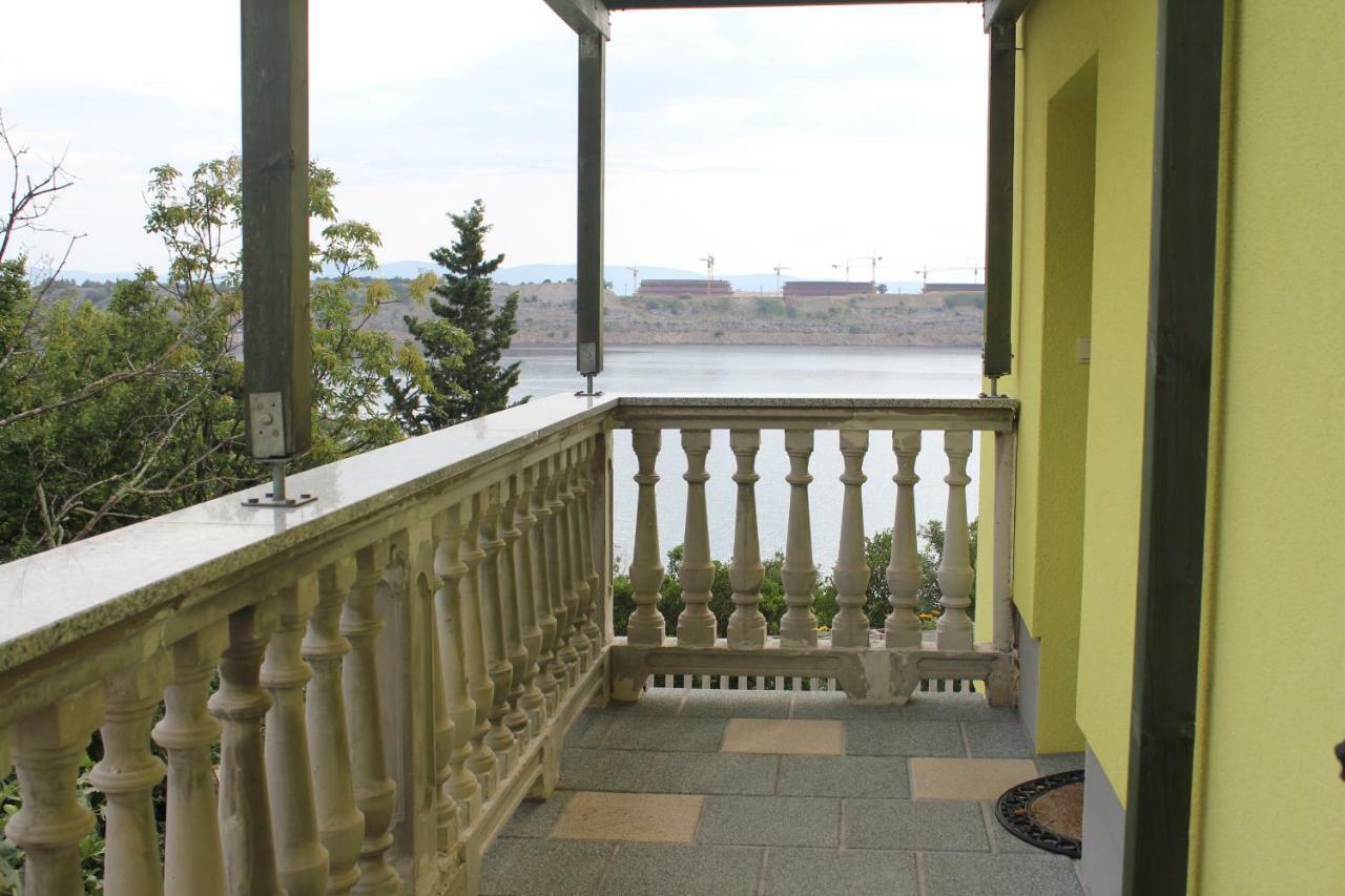 Primavera Omisalj Bagian luar foto