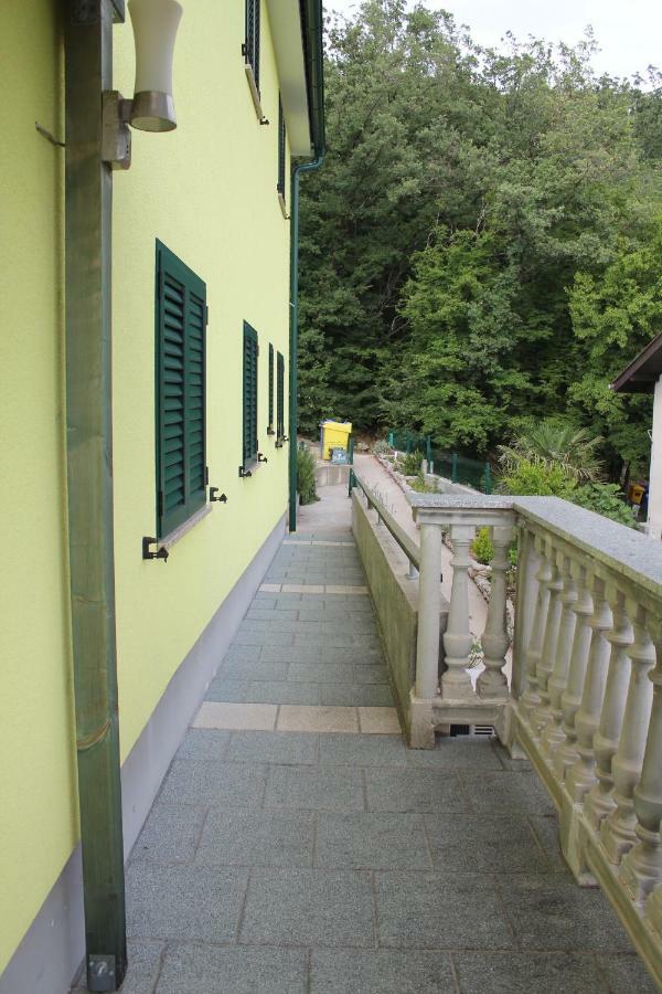 Primavera Omisalj Bagian luar foto